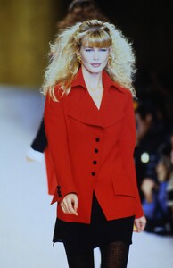 1643457139_valentino-fw-1994(12).thumb.jpg.c1e7c09946a80e1f47de8c3e273e32e7.jpg