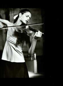 ARCHIVIO - Vogue Italia (April 1999) - Portrait of a Symphony - 024.jpg