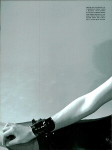 ARCHIVIO - Vogue Italia (May 2007) - Milla Jovovich - 013.jpg