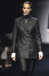 1662958690_Lanvin1993WomenRTW87.thumb.jpg.948abd03b4a926802e228a38549e68e6.jpg