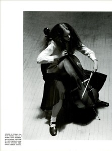ARCHIVIO - Vogue Italia (April 1999) - Portrait of a Symphony - 003.jpg