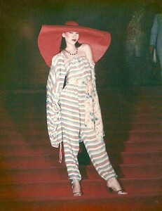 1980 .. Grace Yu wears Dior. Vogue Mexico.jpg