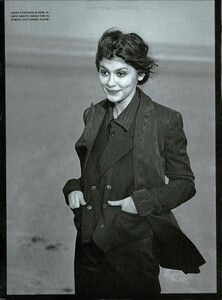 ARCHIVIO - Vogue Italia (August 2002) - Audrey Tautou - 008.jpg