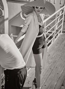 171598843_VogueTurkey-Haziran2016-71.thumb.jpg.708c72cef98a3c78204a58e3d31e73a4.jpg