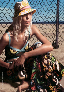1718390386_Mert__Marcus_Missoni_Spring_Summer_2005_03.thumb.png.868d6216d598aabe6cb1a4423a959595.png