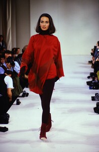 1736533069_isaac-mizrahi-fw-1990(1).thumb.jpg.d4a0ab0c9e441fbe4067c9e2f0b8641e.jpg