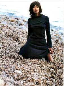 ARCHIVIO - Vogue Italia (December 2000) - Sensuousness - 003.jpg