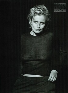 ARCHIVIO - Vogue Italia (December 1998) - Isabella Ferrari - 006.jpg