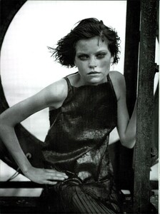 ARCHIVIO - Vogue Italia (October 1998) - High Tech Shape - 003.jpg