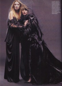 Numéro #76 (September 2006) - Veuves Couture - 005.jpg