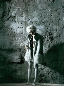 ARCHIVIO - Vogue Italia (October 2007) - A Matter Of Grey - 003.jpg