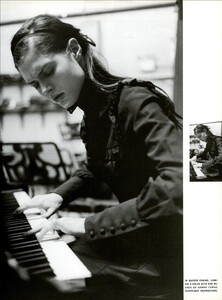 ARCHIVIO - Vogue Italia (April 1999) - Portrait of a Symphony - 014.jpg
