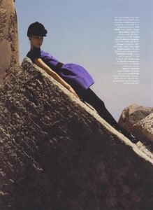 Harper's Bazaar US (August 2006) - The Shape of Things - 005.jpg