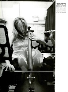 ARCHIVIO - Vogue Italia (April 1999) - Portrait of a Symphony - 005.jpg