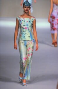 1827278806_blumarine-spring-1997(9).thumb.jpg.21d6c3ea02e8f041df00297cf3563c8c.jpg