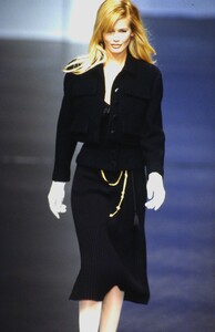 1830229436_valentino-fw-1995(12).thumb.jpg.faab6b000a9d7f8b5918767c3044fbf6.jpg