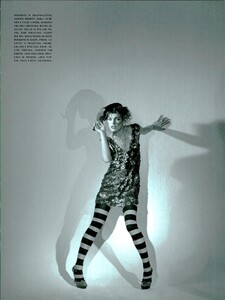 ARCHIVIO - Vogue Italia (May 2007) - Milla Jovovich - 016.jpg