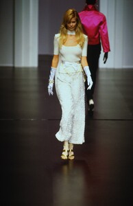 1865471134_valentino-fw-1995(60).thumb.jpg.ba207c1b4e702724237f786926af166c.jpg