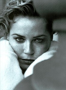 ARCHIVIO - Vogue Italia (September 2003) - Connie Nielsen - 004.jpg