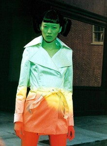 ARCHIVIO - Vogue Italia (December 2003) - Oriental Lure - 002.jpg