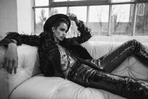 18_11_10_lina_tesch_dry_magazine_zoe_12.thumb.jpg.eafb7895af4416d707e19a297f92a9d6.jpg