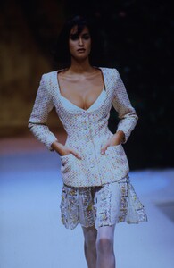 1901860053_yasmeen-ghauri(6).thumb.jpg.170ee0d50c465fe02bb7d7b6988414a0.jpg