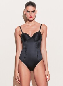 191218_FLEURDUMAL_SHOT_24_3918_crop_2600x.jpg