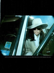 ARCHIVIO - Vogue Italia (December 1999) - Danger High Voltage - 016.jpg