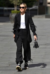         rob150520BZNimage110.jpg