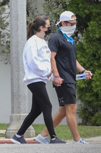         lea140520BZNimage120.jpg