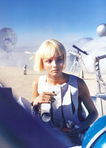 Harper’s Bazaar US (March 2007) - Metallic Moment - 007.jpg