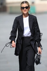         rob150520BZNimage102.jpg