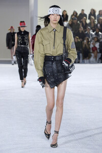 1985937200_AlexanderWangSpring2019An6LPBc5741x.thumb.jpg.0182f407bfd9b73ce215ea388e856ceb.jpg