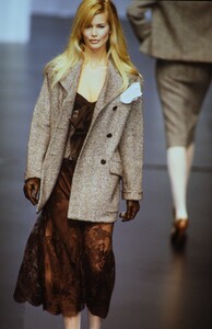 1987952646_valentino-fw-1995(36).thumb.jpg.281daff97292f429316f0ac144df0857.jpg