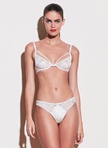 200116_FLEURDUMAL_SHOT_16_2720_crop_1200x.jpg