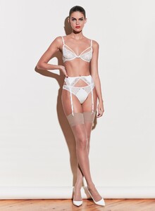 200116_FLEURDUMAL_SHOT_17_2905_2600x.jpg