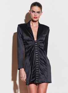 200116_FLEURDUMAL_SHOT_39_6679_web2_1200x.jpg