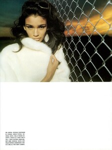 ARCHIVIO - Vogue Italia (December 1999) - Danger High Voltage - 030.jpg