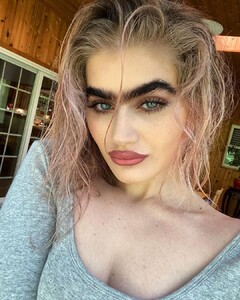 2029124091_sophiahadjipanteli15905896682318356625893050542_33586514.thumb.jpg.62528fa84017493bb9b9412ec7ad2d41.jpg