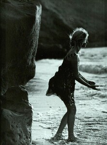 ARCHIVIO - Vogue Italia (September 2001) - Chiara Mastroianni - 023.jpg