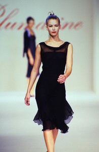 2095142998_blumarine-spring-1997(15).thumb.jpg.4b6f44c0ca33413aec36e6a98a04ca5a.jpg