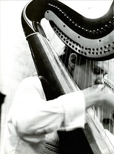 ARCHIVIO - Vogue Italia (April 1999) - Portrait of a Symphony - 029.jpg