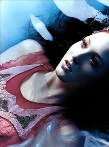 ARCHIVIO - Vogue Italia (May 2002) - Water Therapy - 002.jpg