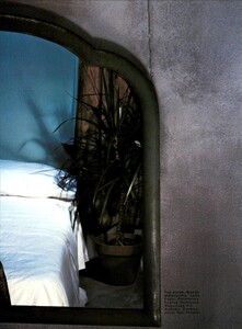 ARCHIVIO - Vogue Italia (March 1999) - Mirror Mirror on the Wall - 012.jpg