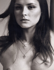 2136096352_VogueParis(Dec2002-Jan2003)-Calendar2003-002.thumb.jpg.45b192e5469bd620414764057fd90f63.jpg