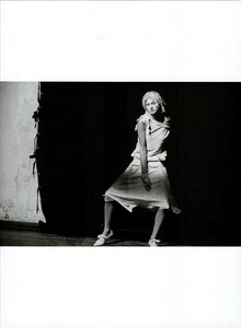 ARCHIVIO - Vogue Italia (February 2003) - The Fairy Moon by Seta Ichiro - 004.jpg