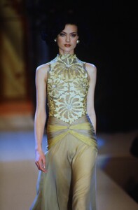 235707356_shalom-harlow(7).thumb.jpg.79939735a5a7db2e5181d87d8ae18e16.jpg