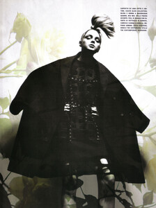 Vogue Italia (November 2008) - The Enchanted Garden - 005.jpg