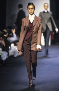 270792598_Lanvin1993WomenRTW9.thumb.jpg.399fd19eb2aa5a44a7f2635ed762c233.jpg