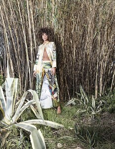 George+Livieratos+Safari+or+Harper's+Bazaar+Vietnam+May+2020+(5).jpg